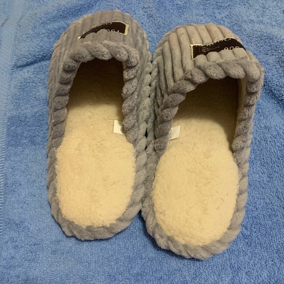 Gray Ribbed Slippers - Picture 2 of 4